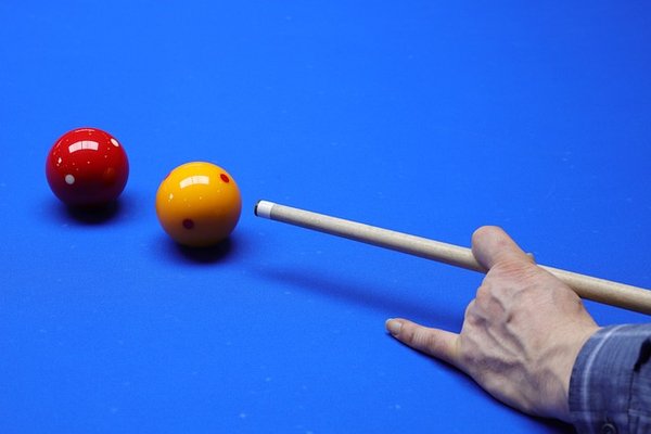 Tout savoir sur une queue de billard français pour le carambole